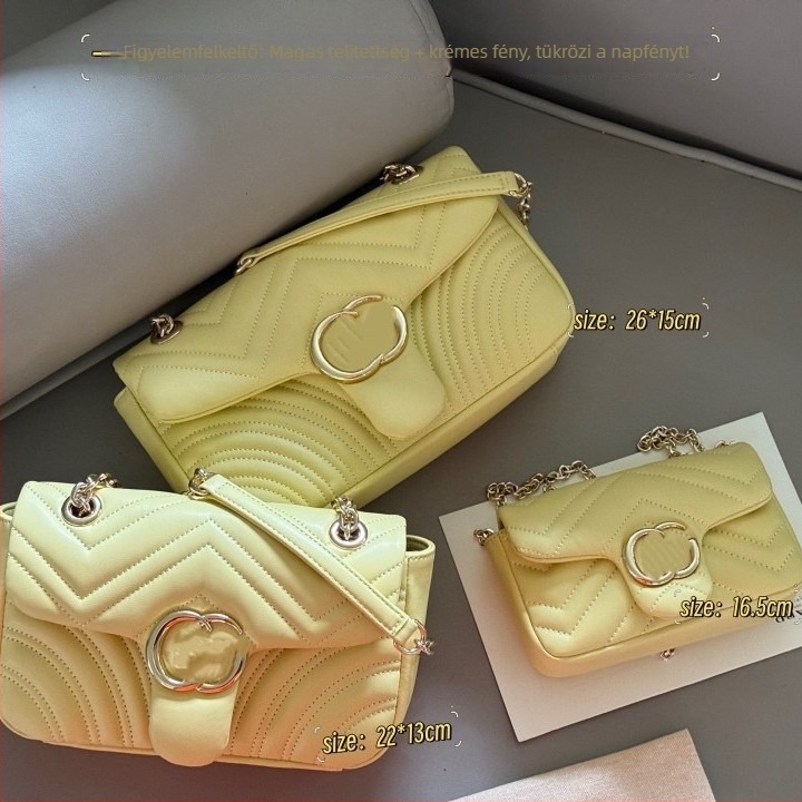 Női crossbody táska valódi bőrből, téglalap alakú, kapucsukásos záródás, belső zseb és laptop rekesz