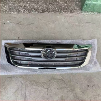 Toyota Hilux Vigo 2011-2015 első hűtőmaszk — ABS műanyag; szerelés a lökhárítóba; kompatibilis a Hilux-szal
