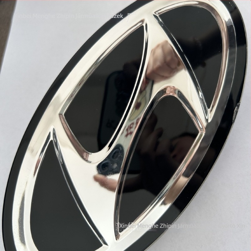 Hyundai Sonata 2020 középső grille embléma, ABS műanyag, lökhárítóra szerelés