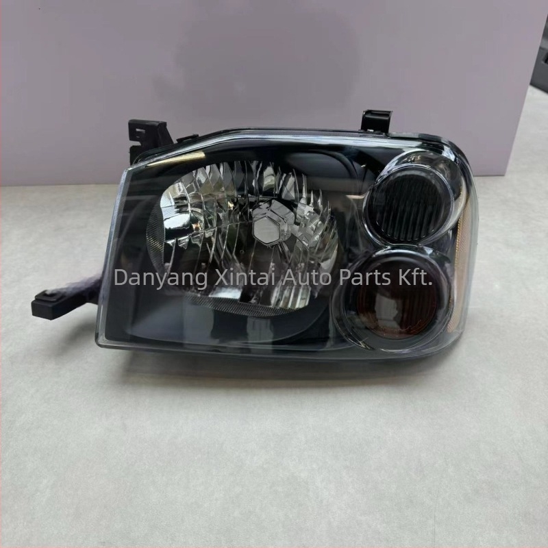 Paladin fényszórók Nissan 01-05, 12V halogén, PC anyag
