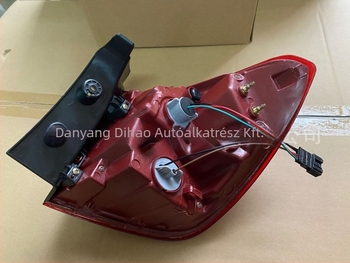 Hátsó lámpa DH03-2205K-5, 12V, Kia Rio 2017-hez (RIO 17), PN 92401-H9010/92402-H9010