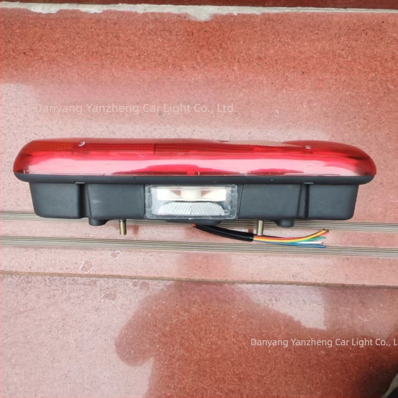 DAF teherautó hátsó lámpa, modell HN-RN01-116, 24V, 20W halogén, 6500K