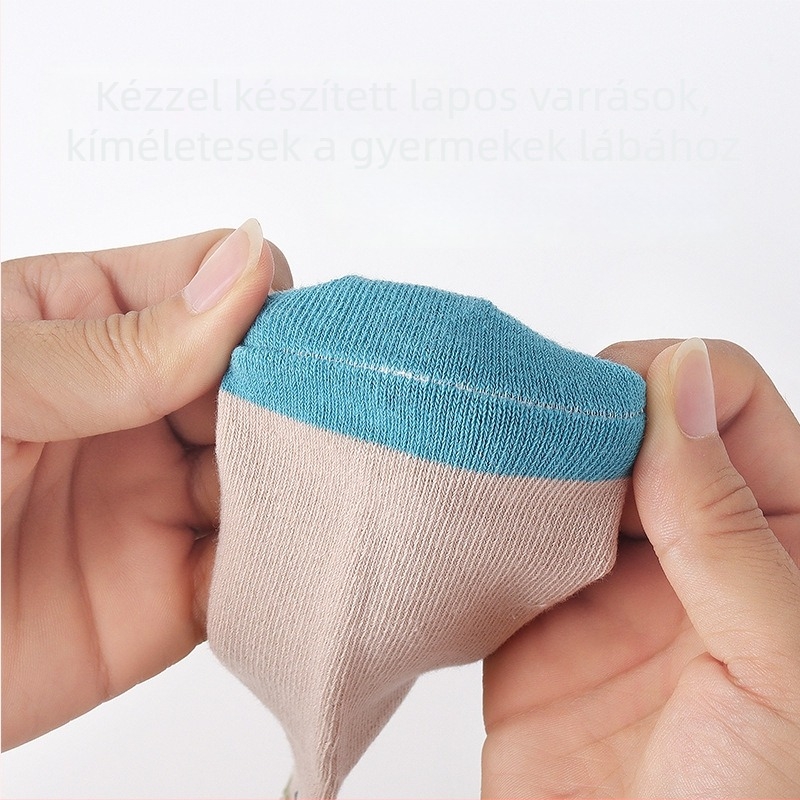Fiúknak szóló középmagasságú pamut zokni, mintás, meleg téli- tavaszi-őszi szezonokra, szagtalan, 5 páras csomag