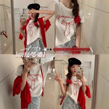 Póló poliészterből, rövid ujjú, kerek nyakú, masni mintázatú, Tavasz 2025