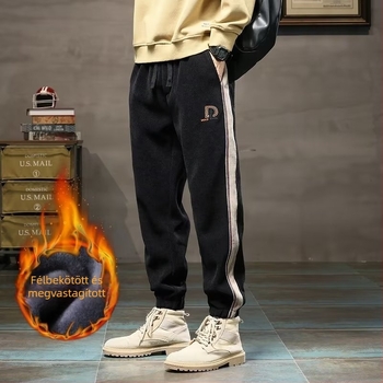 Férfi corduroy melegített sportnadrág fleece-béléssel, lazán szabott, középső derekú, kötőzsinóros zárás, sportos-kényelmes viselet tavasszal és ősszel