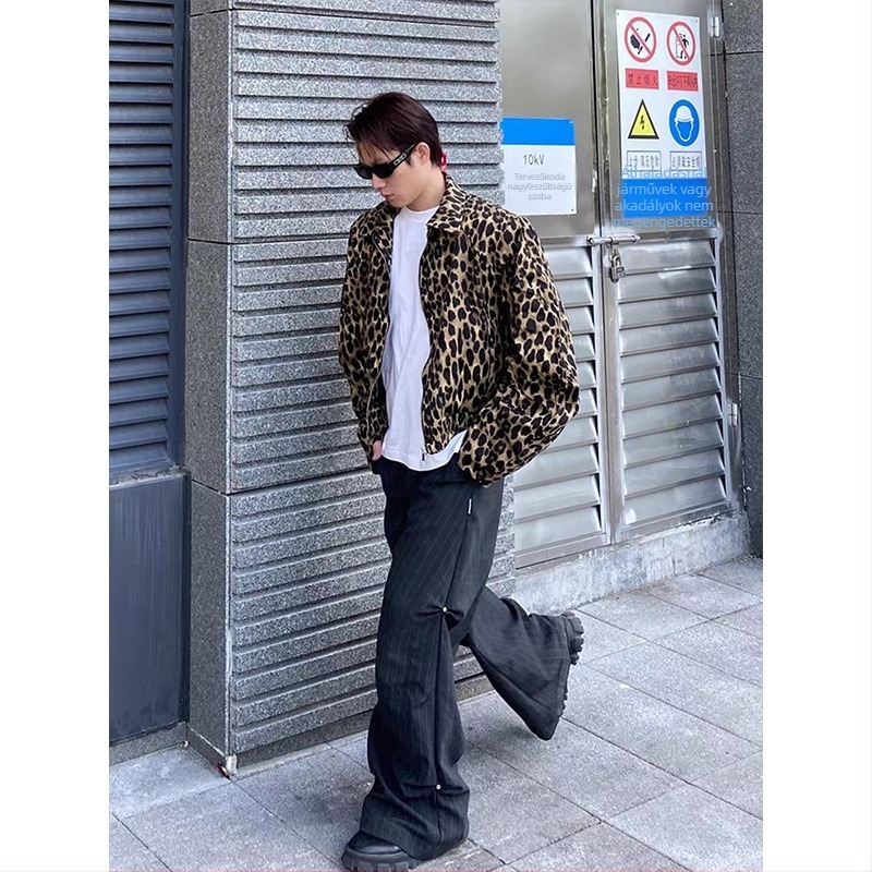 Férfi denimdzseki leopárd mintával, mosott hatású, laza szabású, cipzáras zárású, rever galléros