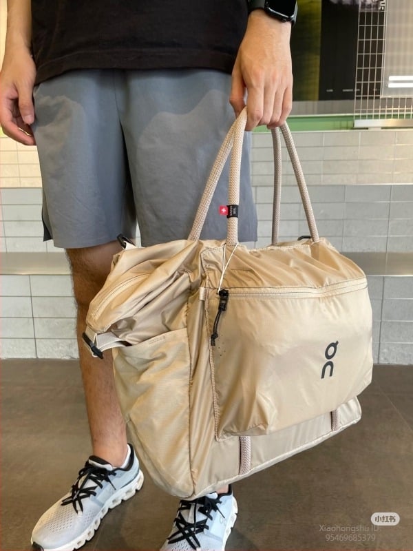 Track Pack 20–35L könnyű sporttáska utazáshoz, poliészter anyag, belső nylon bélés, ultra könnyű és bővíthető