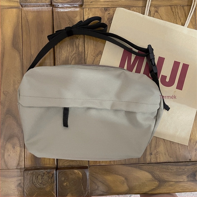 Férfi crossbody táska Oxford anyagból, vízálló és ultrakönnyű, poliészter bélés, egyszínű