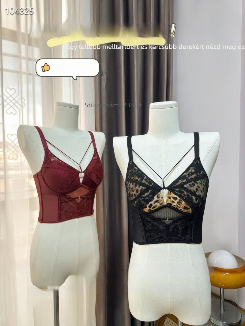 Csipkés melltartó készlet, 3/4 kosár, formázó kosár felül vékony, alul vastag, fő anyag 50–70% pamut, bélés nylon, fix pántok, 7 kapocs zárás