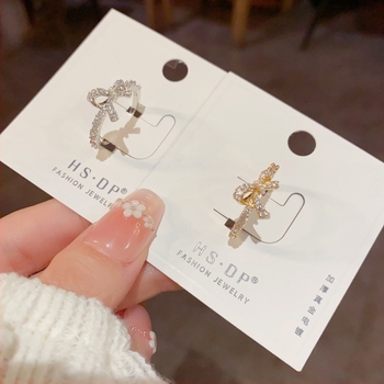 Nyitott gyűrű gyémántos masnival, réz, valódi aranyozás, női kézhez illő ékszer, könnyű luxus stílus