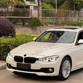 BMW 3-as sorozat F30/F31/F35 (2012–2018) elülső lökhárítóhoz illeszkedő dupla vonalas vesérács grill, ABS