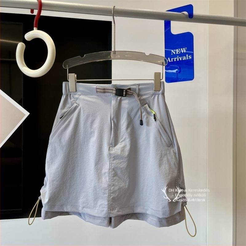 Kültéri A-vonalú rövid szoknya, diszkrét húzózsinórral, könnyű nylon, 70-80% nylon tartalom, nyár 2025