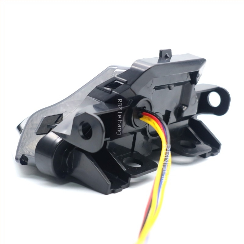 Motorkerékpár LED hátsó lámpa – Modell RBNWD-021, 12V DC, LED fényvezető, univerzális kompatibilitás