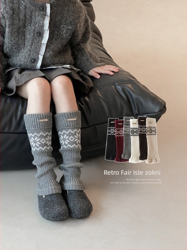 Gyerek zokni - hosszú cső, vastag, kötött, comb-pamutból (combed pamut), retro Fair Isle stílus, lányoknak 3–8 év, tavasz-ősz-tél.