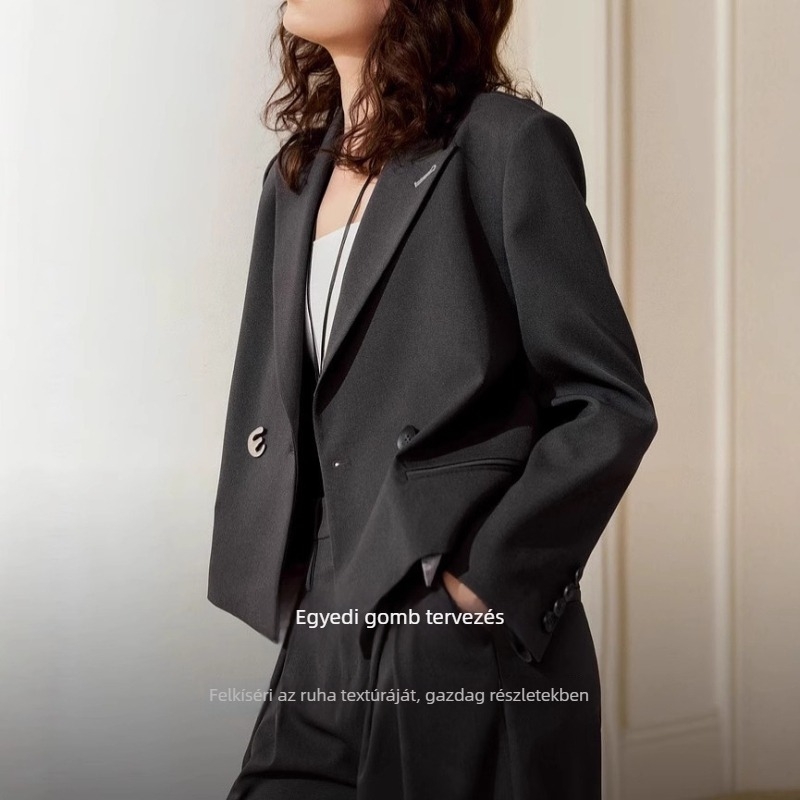 Női Slim-Fit kosztümkabát polo gallérral, egygombos záródás, poliészter anyag, tavasz 2026 kollekció