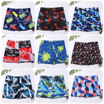 Férfi úszónadrág rövid, törött virág mintával, Milk Silk szövet, 80% poliészter, bélés 87% poliészter, súly 60 g