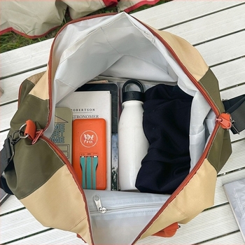 Kibővíthető nylon utazótáska, 20–35 L kapacitás, könnyű, lélegző és vízálló, keresztpántos, uniszex.