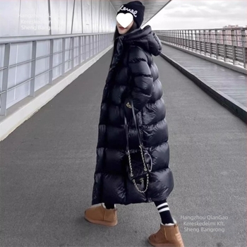 Női kapucnis tollkabát fehér kacsa pehellyel; Tolltöltet: 51–55%; Vastagság: sűrített; Fő anyag összetétele: spandex; Gallér típusa: kapucnis