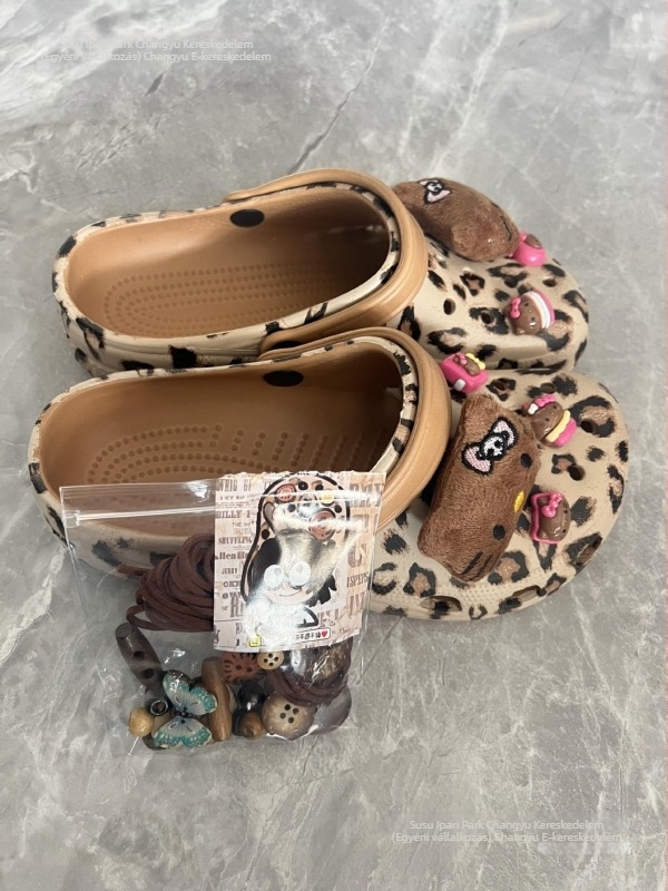 Csúszásmentes strandcipő nőknek, leopard mintás zárt orrú szandál, EVA talp, Baotou stílus