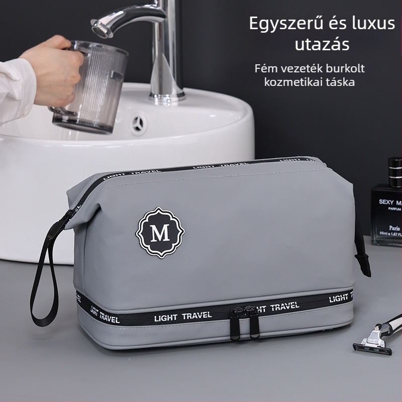 Uniszex neszesszer utazáshoz – kétszintes kialakítás, száraz–nedves szétválasztás, nagy kapacitás, membrán anyag, vízálló