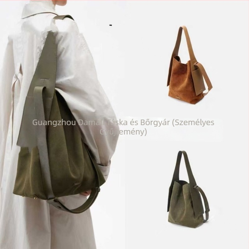 Velúr bucket táska, városi minimalist stílus, mágneszár, dupla vállpánt, belső zseb a telefonhoz és a dokumentumokhoz, szintetikus bőr bélés, Tavasz 2024