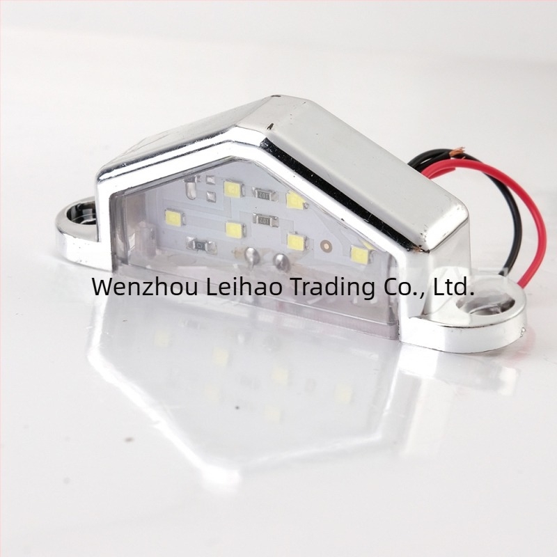 LED rendszámlámpa – univerzális illesztés, 12–24V, 10W, élettartam 50 000 óra, áramerősség 0,2 A