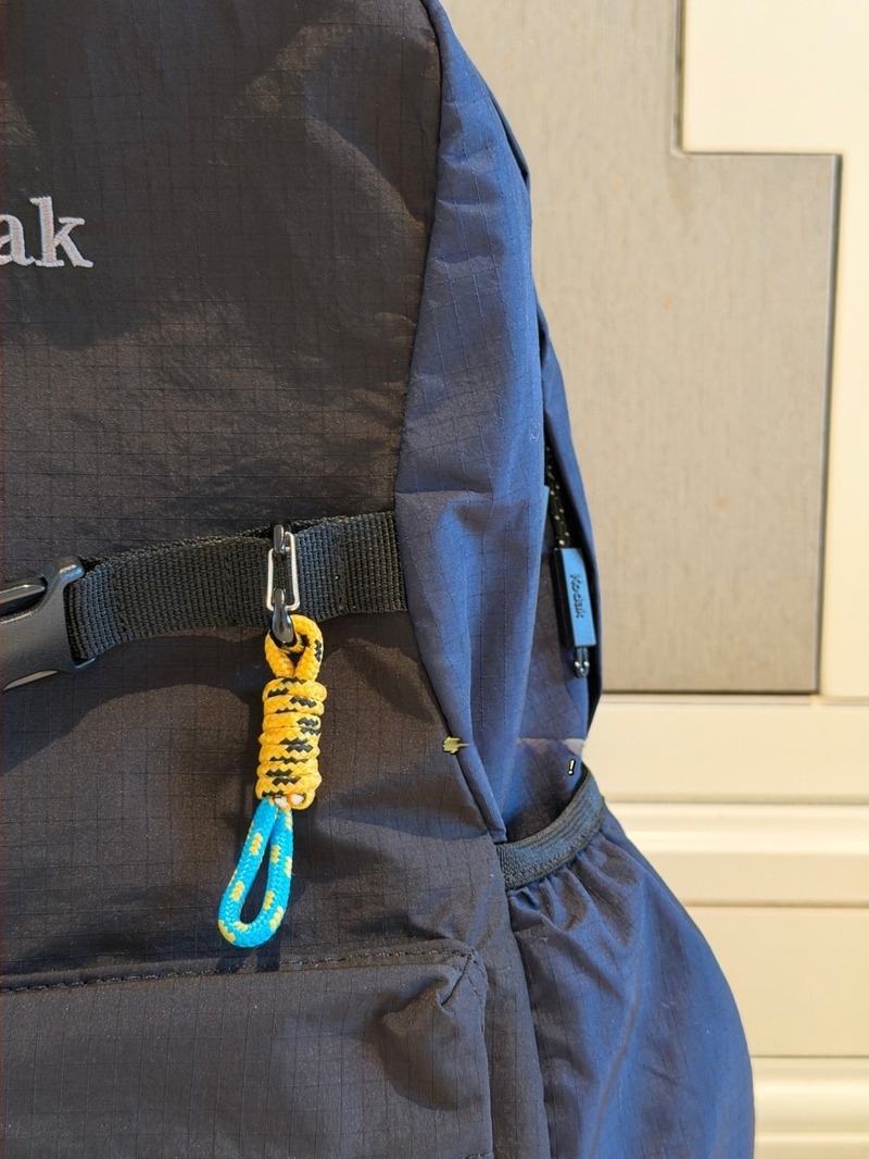 Uniszex laptop hátizsák, 36-55 L kapacitás, poliészter, légpárnás vállpántok, lélegző