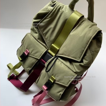 Vízálló hátizsák nylonból, városi minimalist stílus, kapacitás 20 liter alatt, légpárnás vállpántok