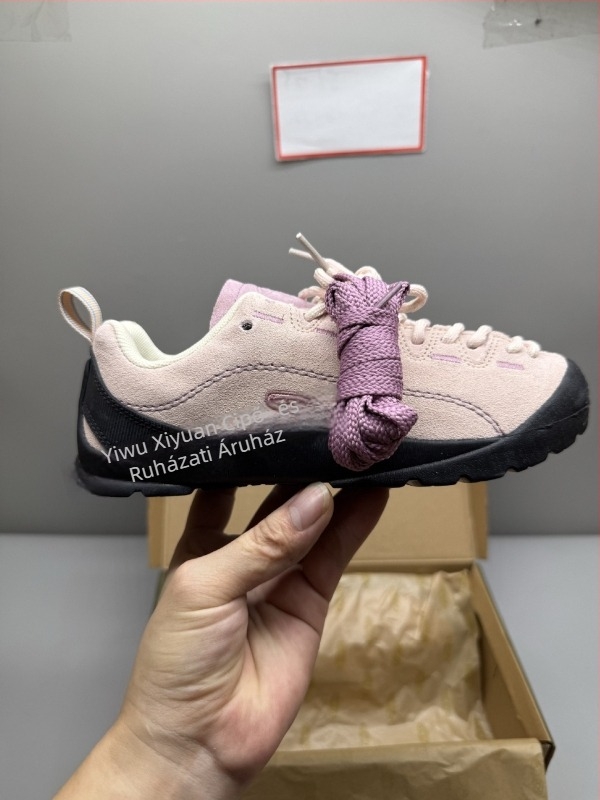 Túracipő suede felsőrésszel, vulkanizált gumitalppal, uniszex, alacsony szár, hegyes orr