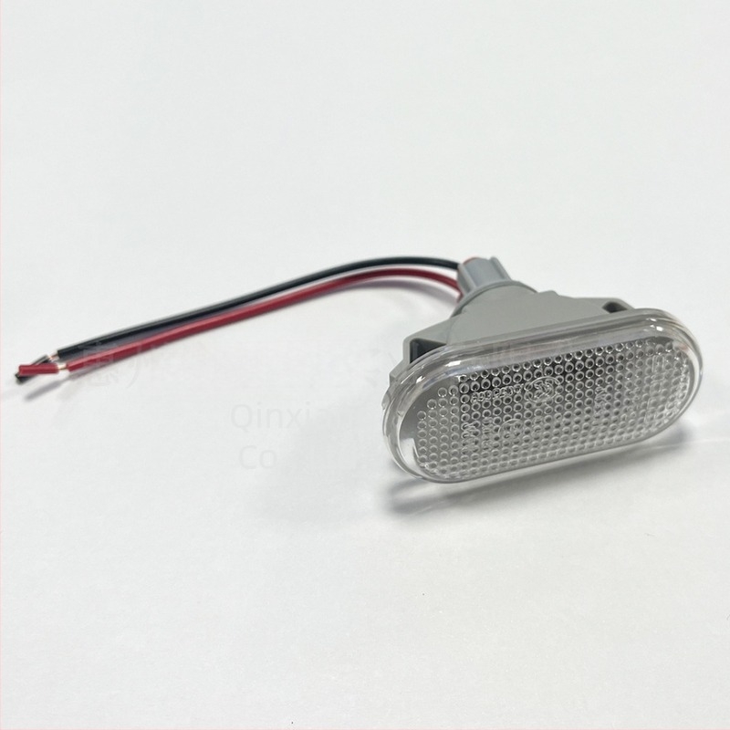 Nissan Tiida sárvédő lámpa – oldalsó jelzőlámpa izzóbázissal, 12V, modellek 26160-89900 / 26160-ax00a, 50 000 óra élettartam