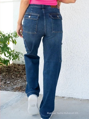 Denim overál – több zsebbel, egyenes szabás, középmagas derék, mikro-elasztikusság, 30–50% poliészter