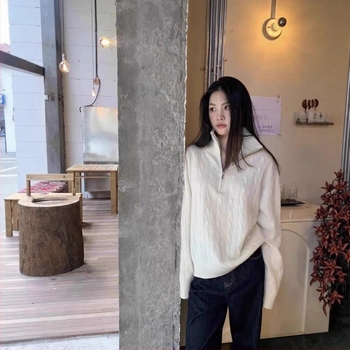 Női vastag kötött pulóver magas gallérral és cipzárral, lazán szabott, japán-koreai casual stílusban, akril-pamut keverék