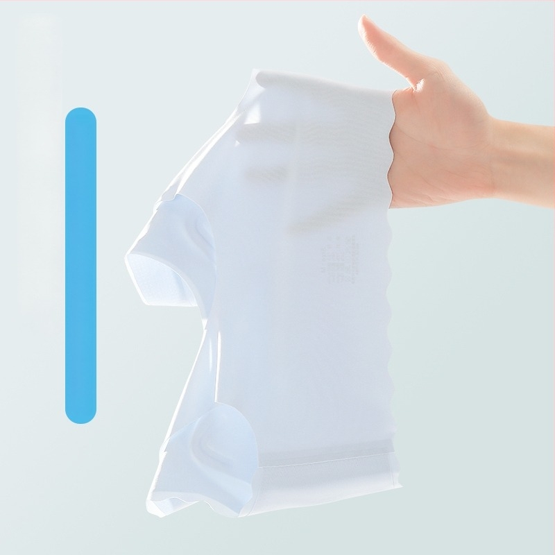 Lányok edző melltartója, második szakasz (12–15 évesek), nejlon, tank-top stílus, teljes kosár vékony formázott kosárkák és habos belső