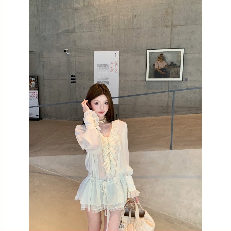 Chiffon anyagú ing, 80-90% poliészter, V-nyakú, hosszú ujjú, Feifei ujjak