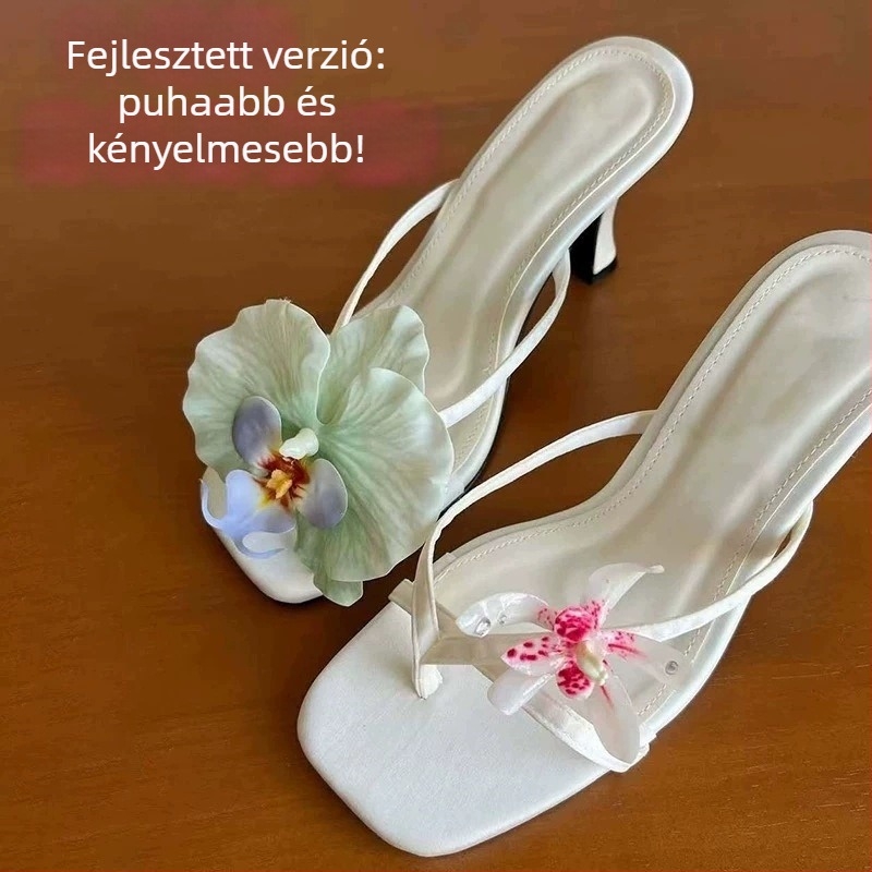 Virágdíszítésű, szétválasztott lábujjú magas sarkú szandál, koreai stílus; felső anyag: másodlagos marhabőr, talp: gumi, bélés: szuper rost