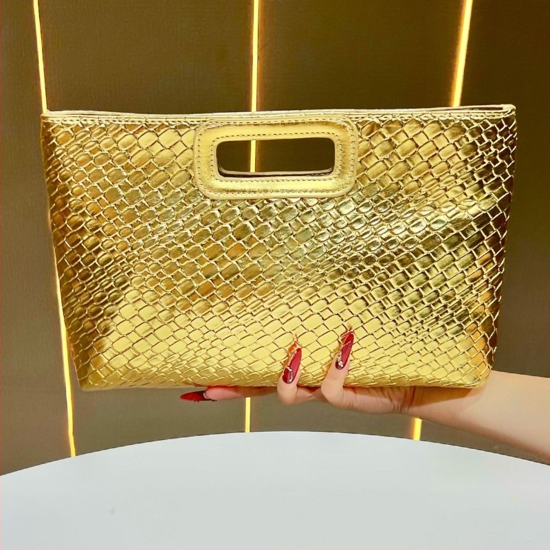 Estélyi táska / clutch PU anyagból, poliészter bélés, horizontális négyszögletes forma, mágneses zár, belső zsebek telefon és dokumentumok számára