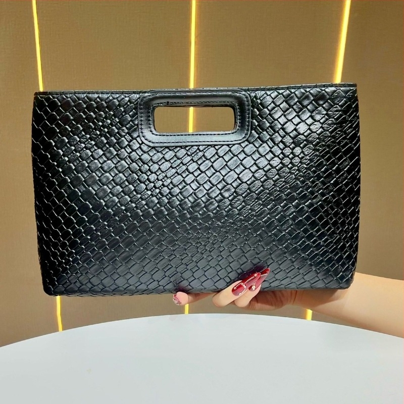 Estélyi táska / clutch PU anyagból, poliészter bélés, horizontális négyszögletes forma, mágneses zár, belső zsebek telefon és dokumentumok számára