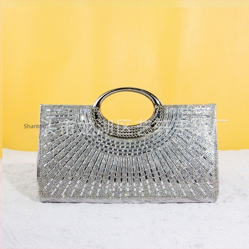 Estélyi kézitáska vállpánttal esküvők és partik számára, egységes színű poliészter, belső zsebek telefonra és dokumentumokra, függőleges négyszög alakú forma, mágneszár, ősz 2025