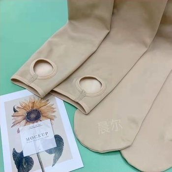 Nylon alakformázó harisnya, egyszínű mintázat, közepes vastagság, lábfejes