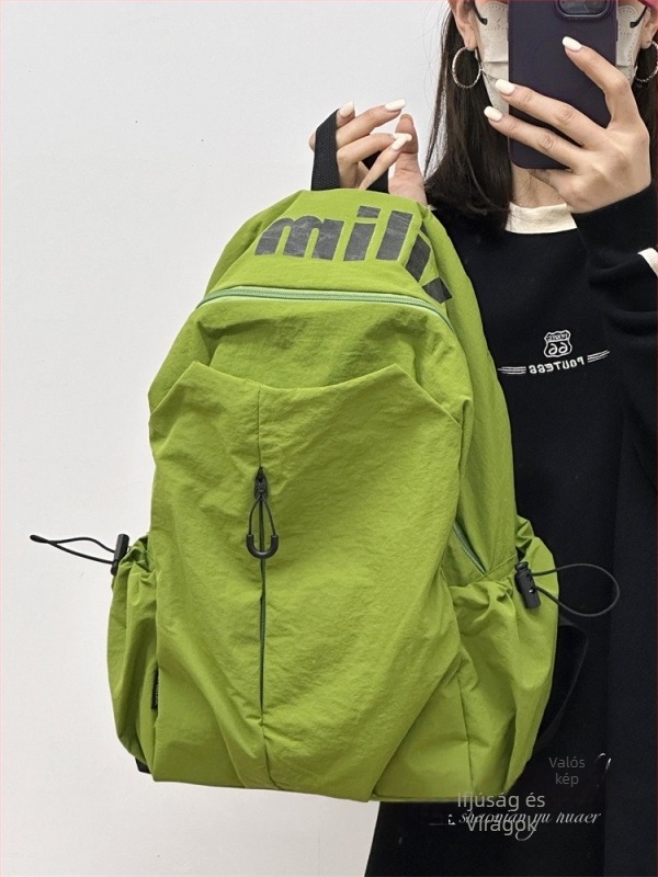 Uniszex utazó hátizsák – vízálló, kapacitás 20–35 L, 15 hüvelykes laptophoz illeszkedik, nylon, légpárnás vállpántok