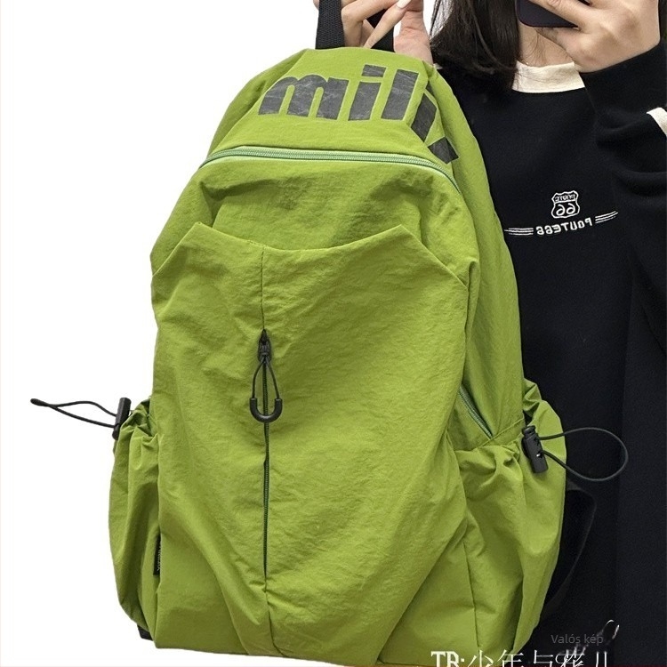 Uniszex utazó hátizsák – vízálló, kapacitás 20–35 L, 15 hüvelykes laptophoz illeszkedik, nylon, légpárnás vállpántok