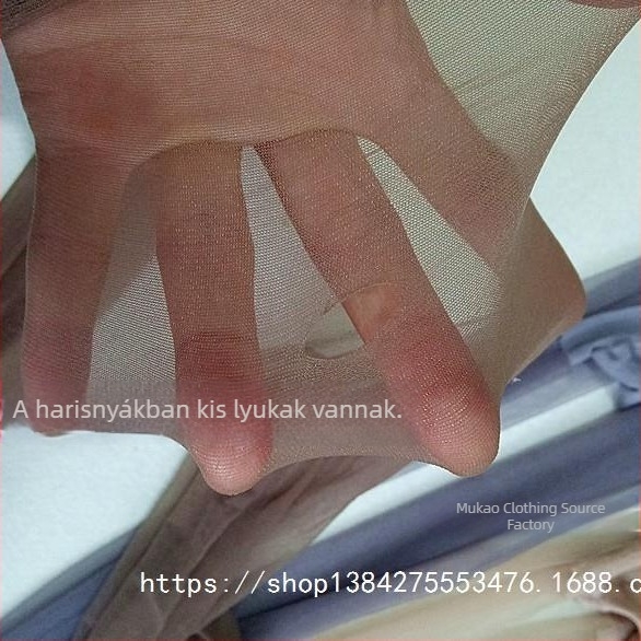 Egyszer használatos harisnyák kis hibákkal, másodrendű minőség; alkalmas zokivirágok készítésére