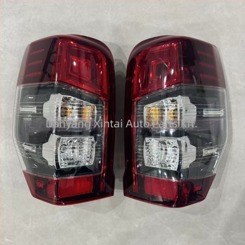 Mitsubishi L200-hoz LED hátsó lámpa, modell 19 Mitsubishi L200, PC anyag, Xintai Automobile márka