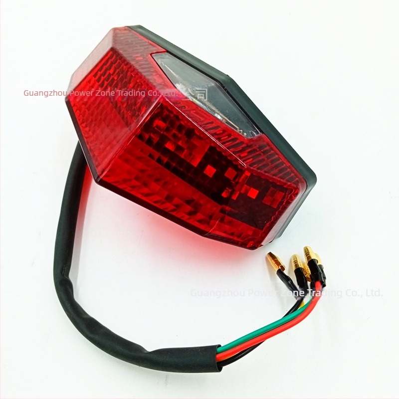 LED hátsó világítás motorkerékpárhoz, fékfénnyel, modell PZ-WD, 12V, 2.5W, 0.5A