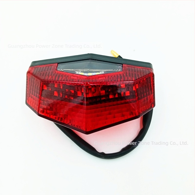 LED hátsó világítás motorkerékpárhoz, fékfénnyel, modell PZ-WD, 12V, 2.5W, 0.5A