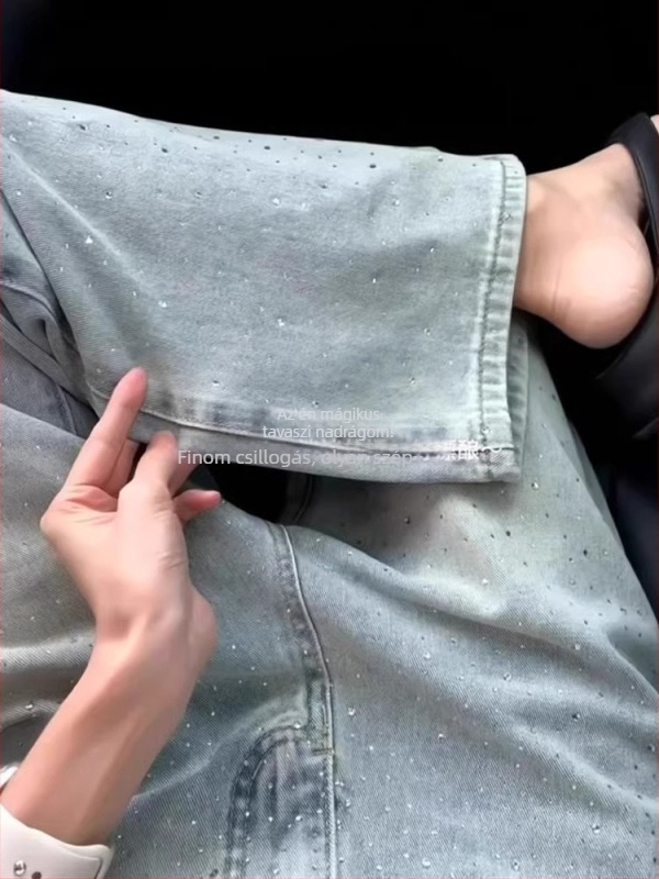 Nadrág: magas derekú, egyenes szabású - denim, pamut, elasztika nélküli (magas derekú; egyenes szabás; denim; pamut; elasztika nélküli)