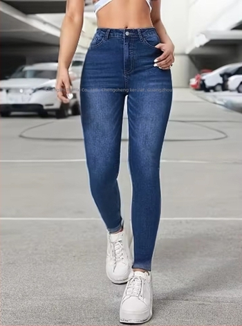 Egyenes szabású farmernadrág, középmagas derék, denim, 80–90% pamut, poliészter 30% alatt, street hipster stílus, tavasz 2025