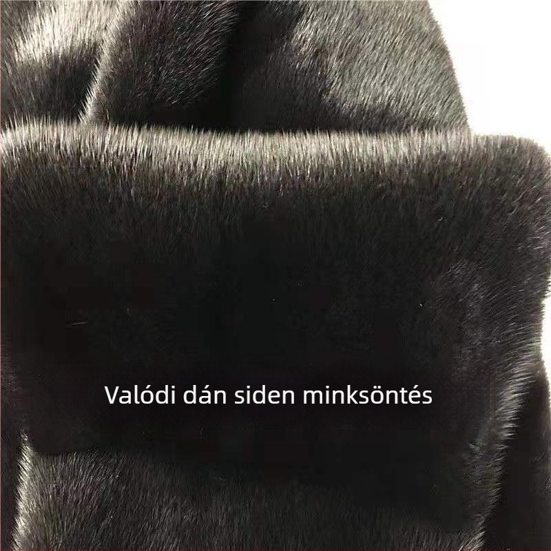 Férfi szőrme kabát valós szőrméből, középhosszú, lazán szabott, kapucnival és cipzárral.