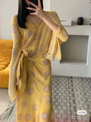 Mulberry selyem ing, ink-wash mintával, V-nyakú, hosszú ujjú, laza szabás