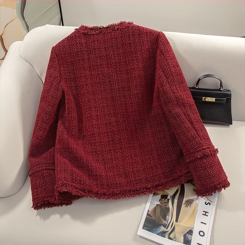Női tolltöltéses tweed kabát, hosszú fazon, kerek nyakú, egysoros gombolás, 3D mintázat